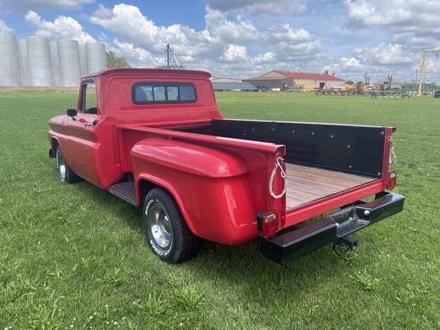 Image of Chevrolet C10 equipment image 2