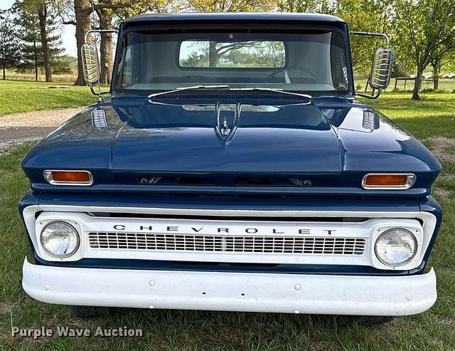 Image of Chevrolet C20 equipment image 1
