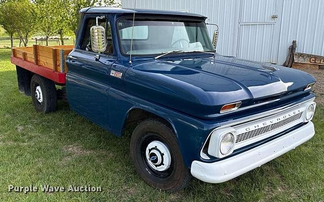 Image of Chevrolet C20 equipment image 2