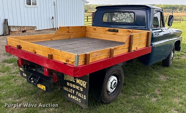 Image of Chevrolet C20 equipment image 4