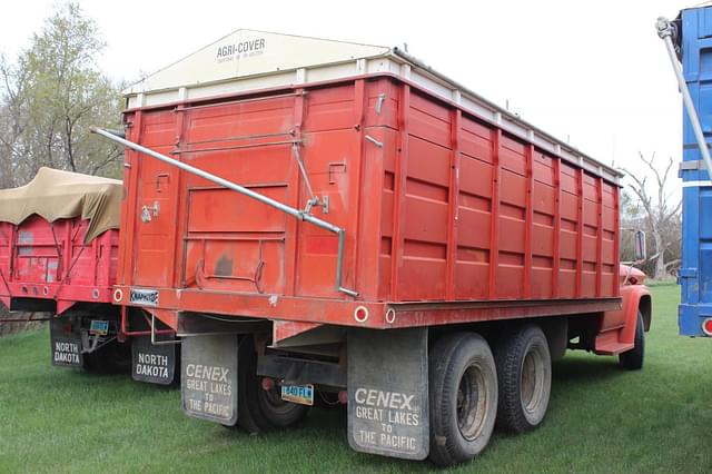 Image of Chevrolet C60 equipment image 4