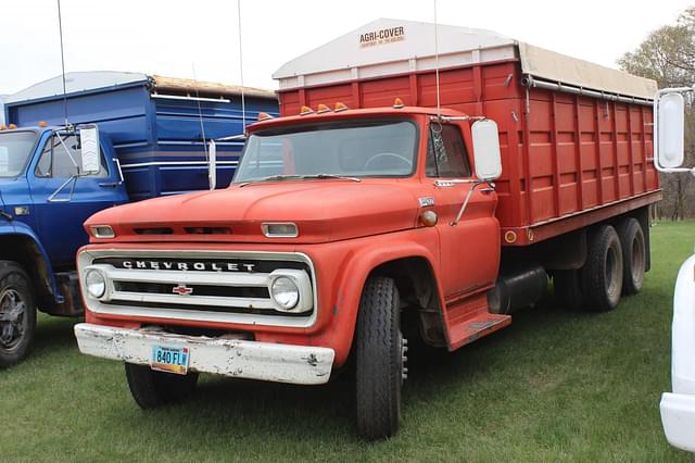 Image of Chevrolet C60 equipment image 2