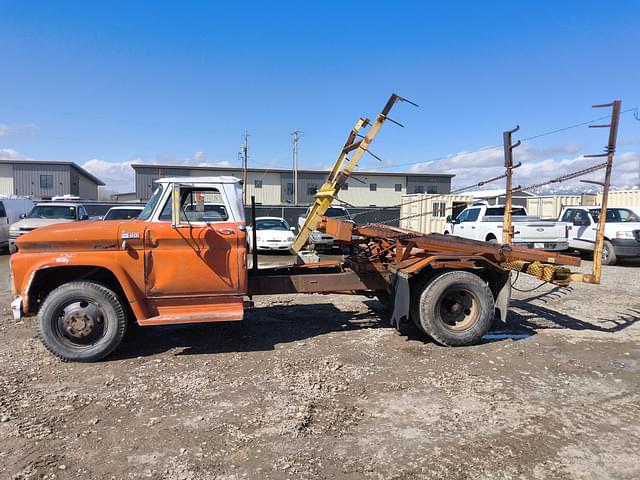 Image of Chevrolet C60 equipment image 1