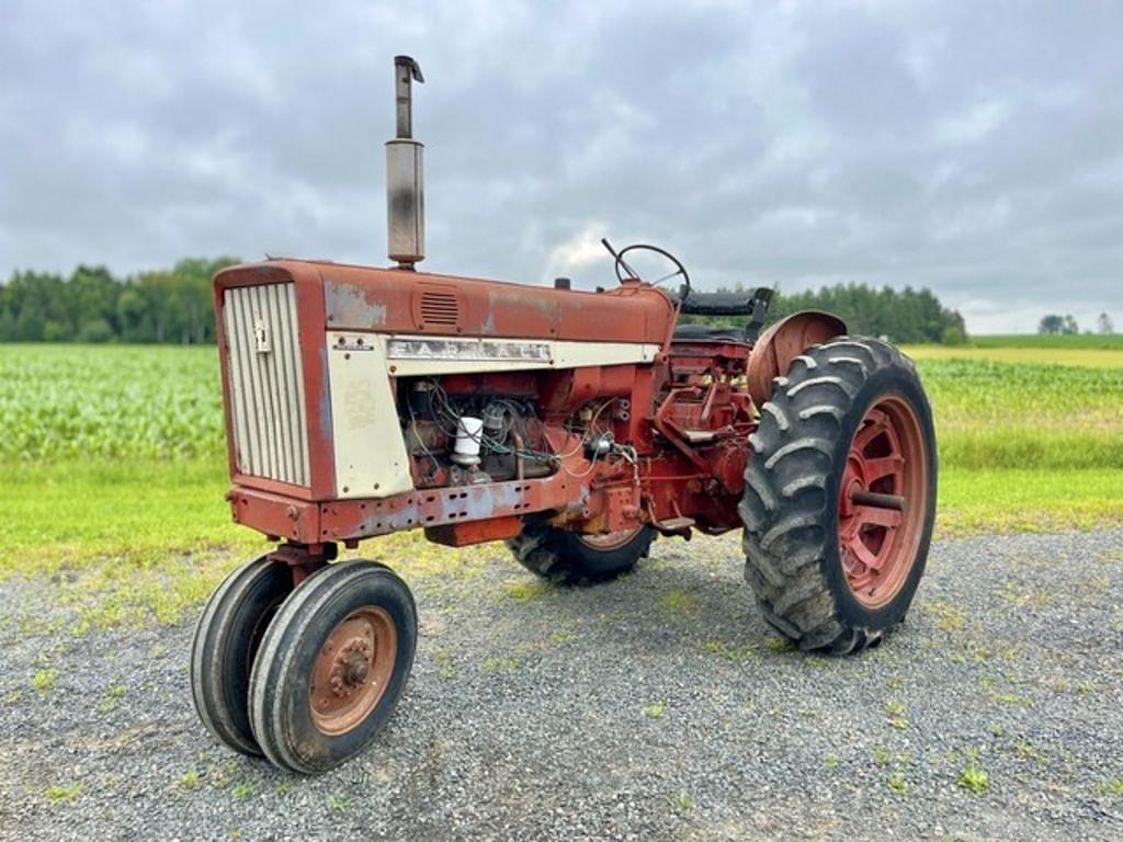 Image of Farmall 656 Primary image