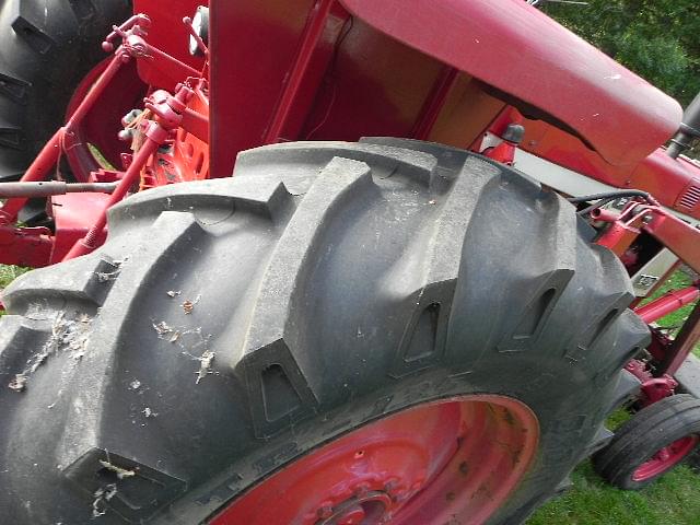 Image of Farmall 656 equipment image 4