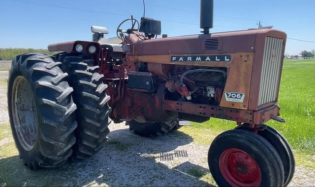 Image of Farmall 706 equipment image 3