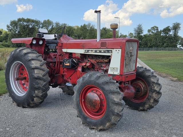 Image of Farmall 706 equipment image 2