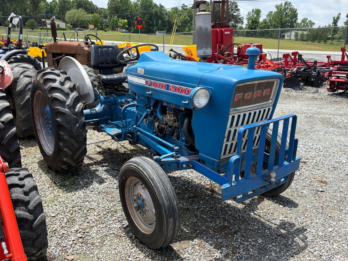 1965 Ford 2000 Equipment Image0