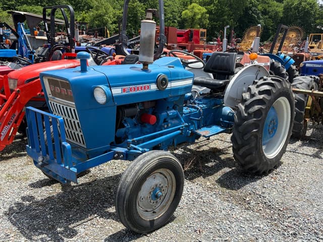 Image of Ford 2000 equipment image 2