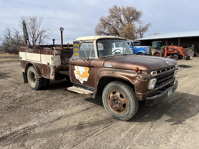 Image of Ford F-500 equipment image 2