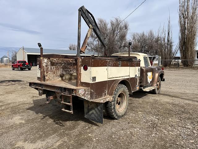 Image of Ford F-500 equipment image 4