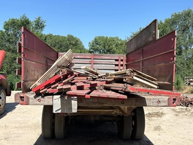 Image of Ford 600 equipment image 2