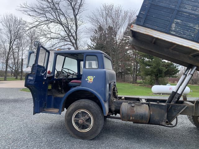 Image of Ford C750 equipment image 4