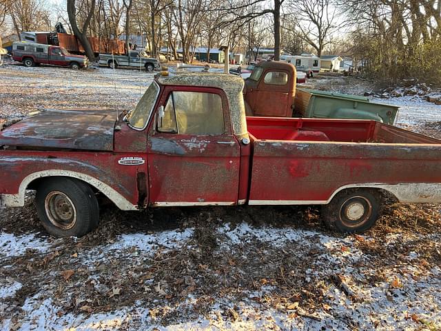 Image of Ford F-100 equipment image 4