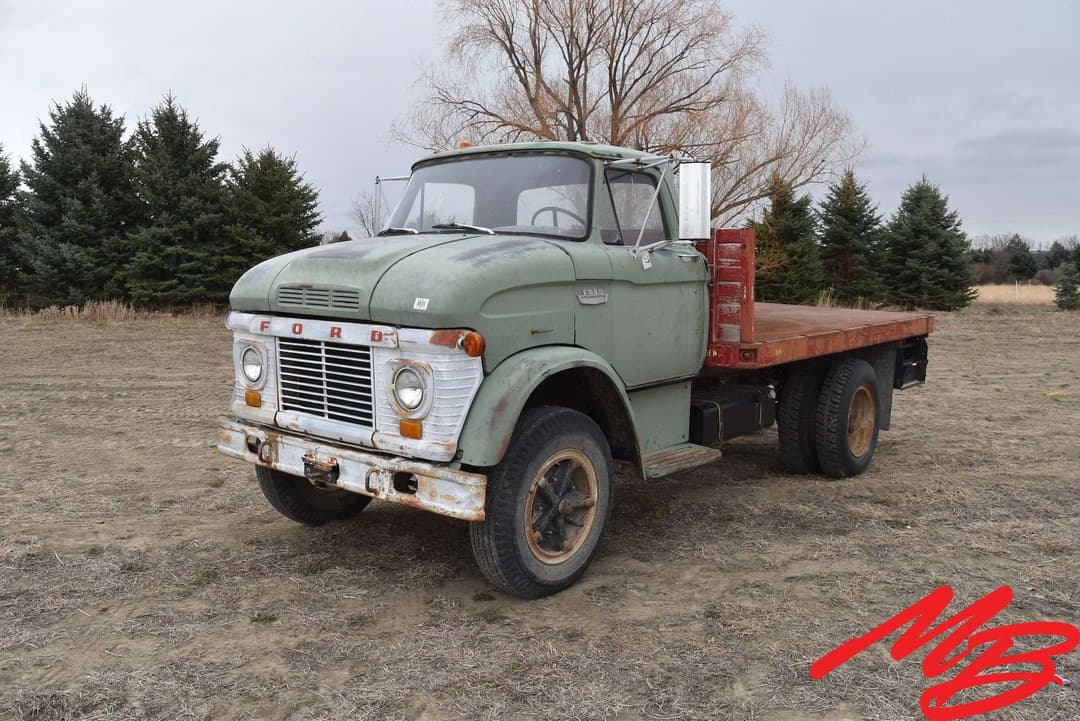 Image of Ford F-600 Primary image