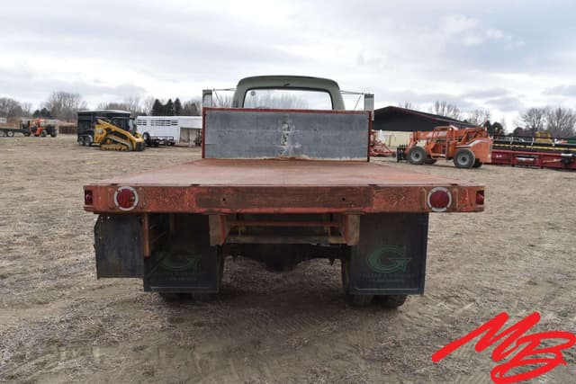Image of Ford F-600 equipment image 4