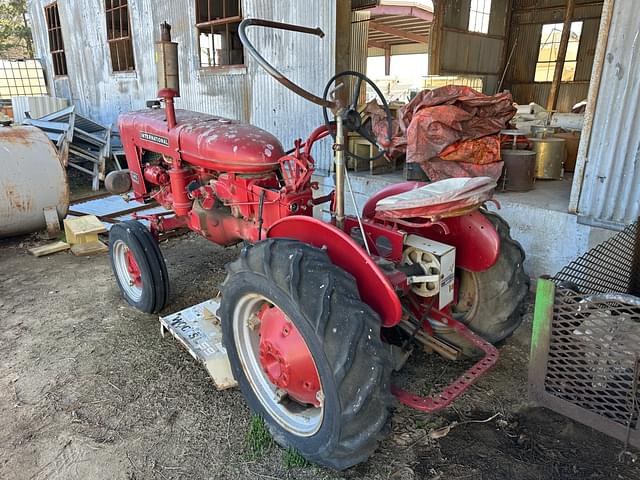 Image of International Harvester 140 equipment image 3