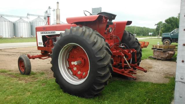 Image of Farmall 706 equipment image 4