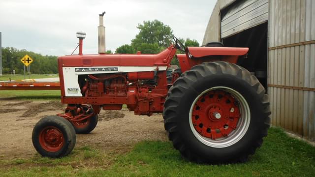 Image of Farmall 706 equipment image 3