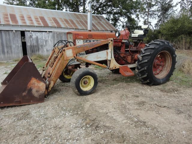 Image of International Harvester 706 equipment image 2
