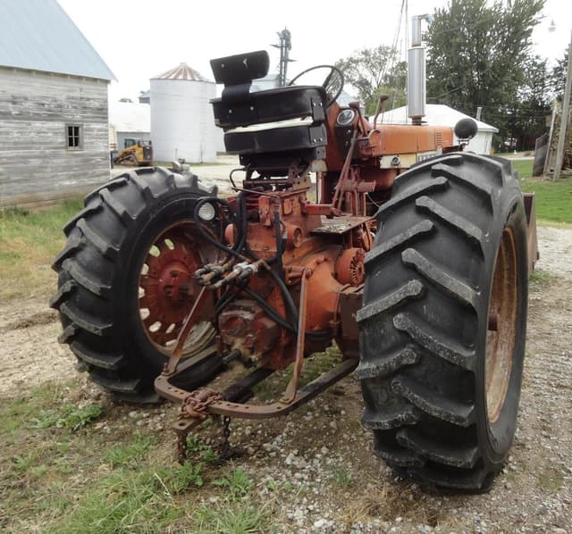 Image of International Harvester 706 equipment image 4