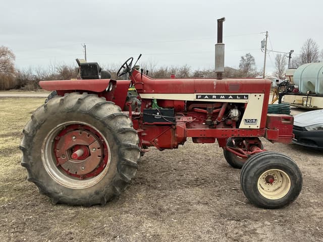 Image of International Harvester 706 equipment image 4