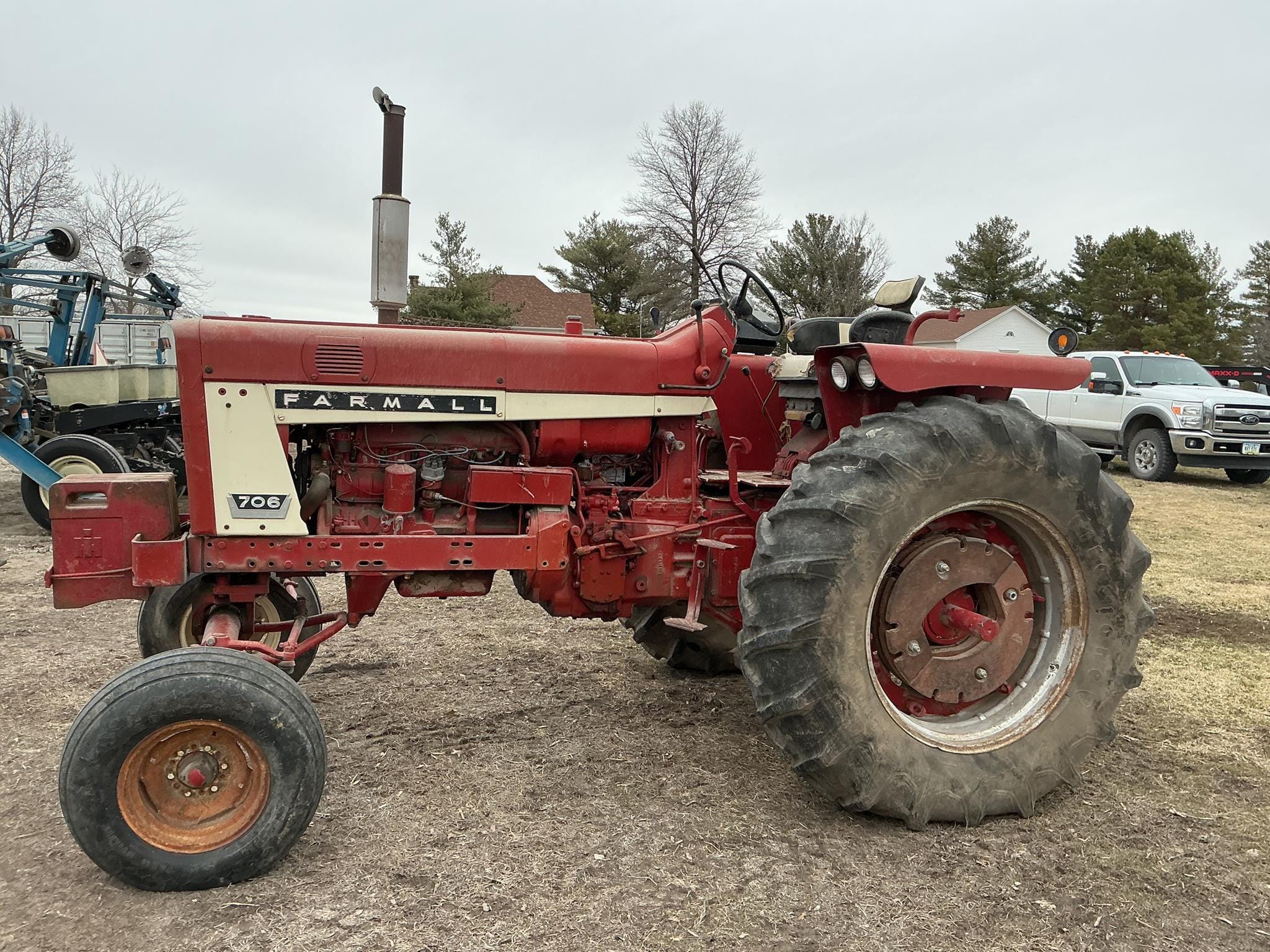 1965 International Harvester 706 Equipment Image0