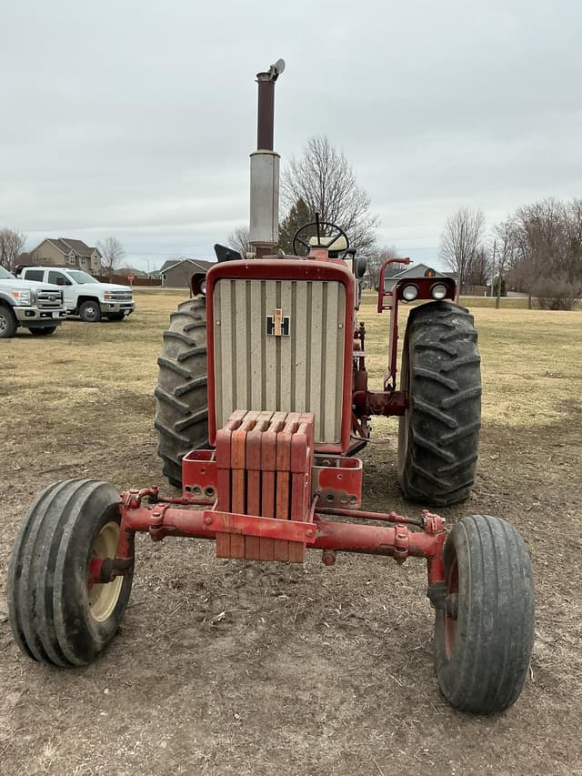Image of International Harvester 706 equipment image 2