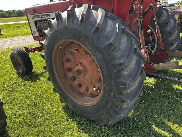 Image of International Harvester 706 equipment image 3