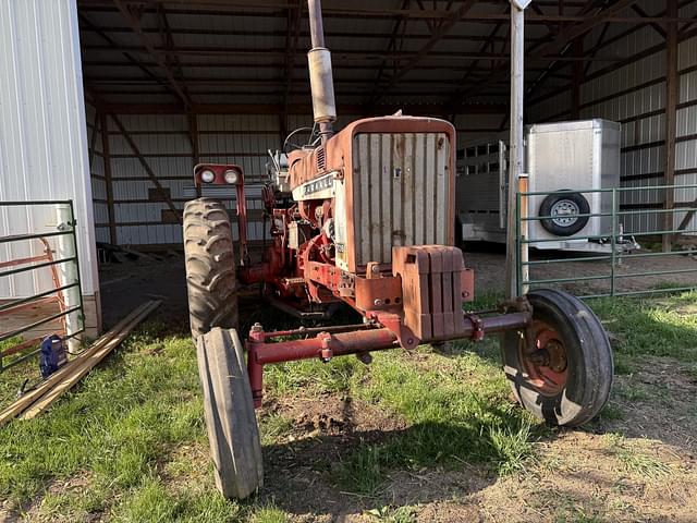 Image of Farmall 706 equipment image 3
