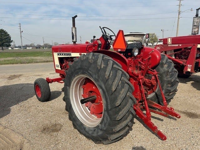 Main image International Harvester 706