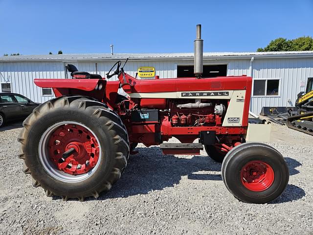 Image of International Harvester 806 equipment image 2