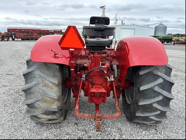 Image of International Harvester 806 equipment image 4