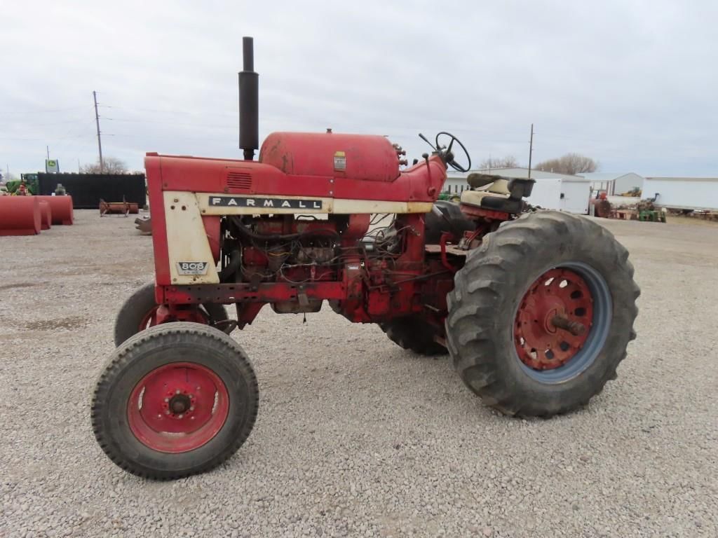 Main image Farmall 806