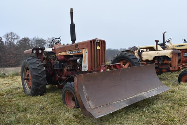 Image of International Harvester 806 equipment image 3