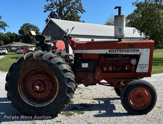 Image of International Harvester 806 equipment image 3