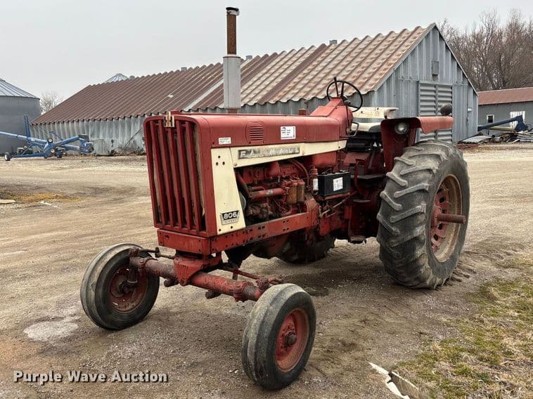 Image of Farmall 806 Primary image