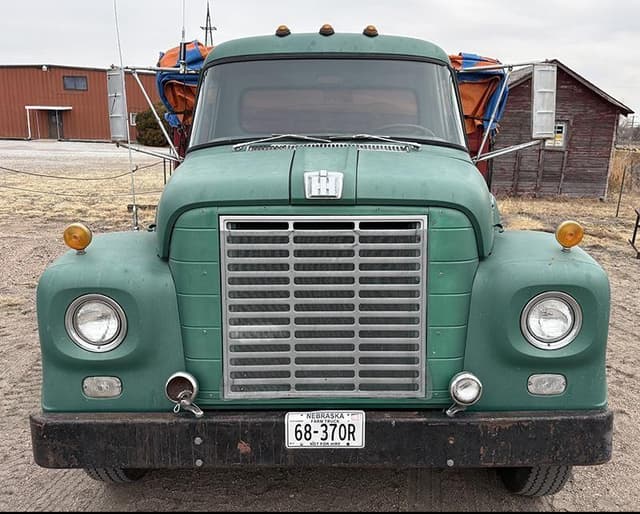 Image of International Loadstar 1600 equipment image 4