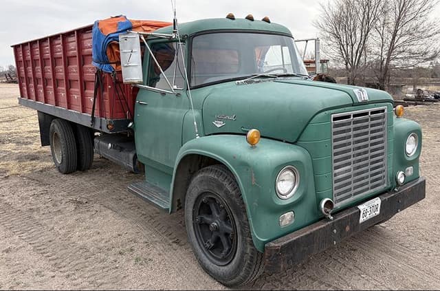 Image of International Loadstar 1600 equipment image 1