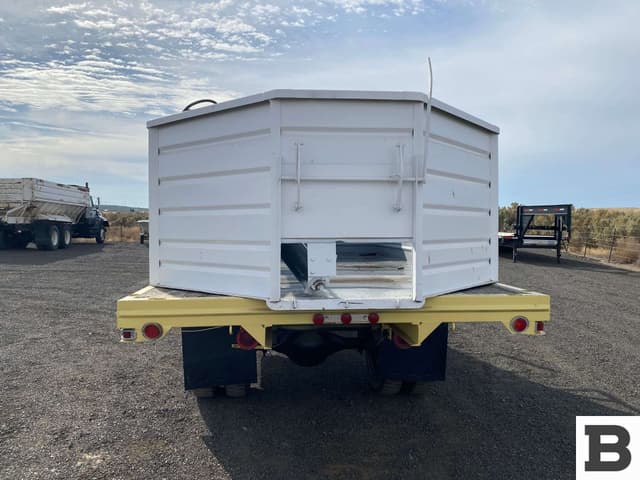 Image of International Loadstar 1600 equipment image 4