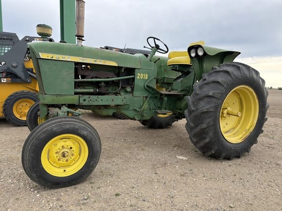 1965 John Deere 2010 Equipment Image0