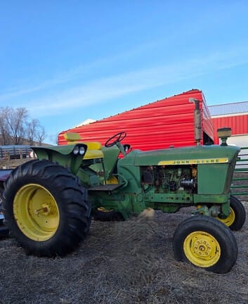 1965 John Deere 2010 Equipment Image0