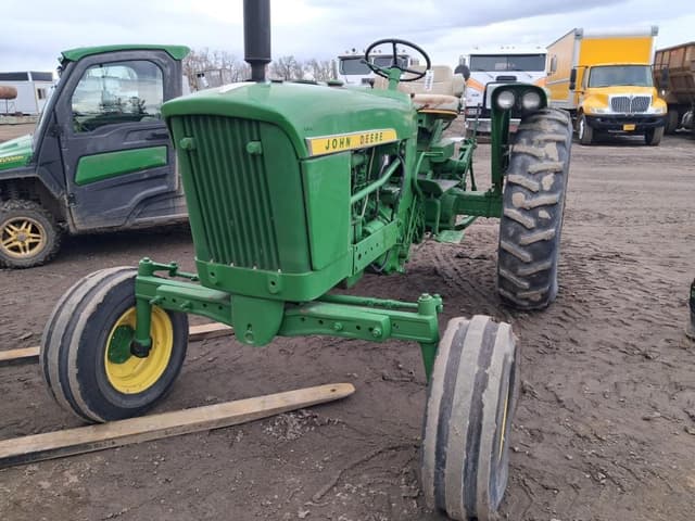 Image of John Deere 2010 equipment image 2