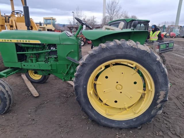 Image of John Deere 2010 equipment image 4
