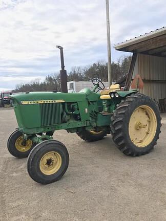 Image of John Deere 3020 equipment image 1