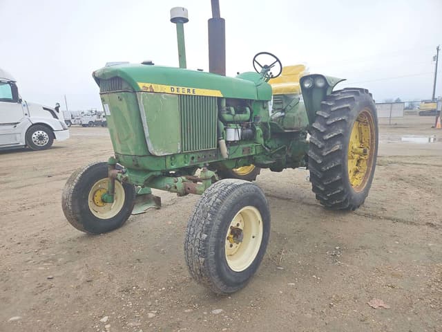 Image of John Deere 3020 equipment image 1
