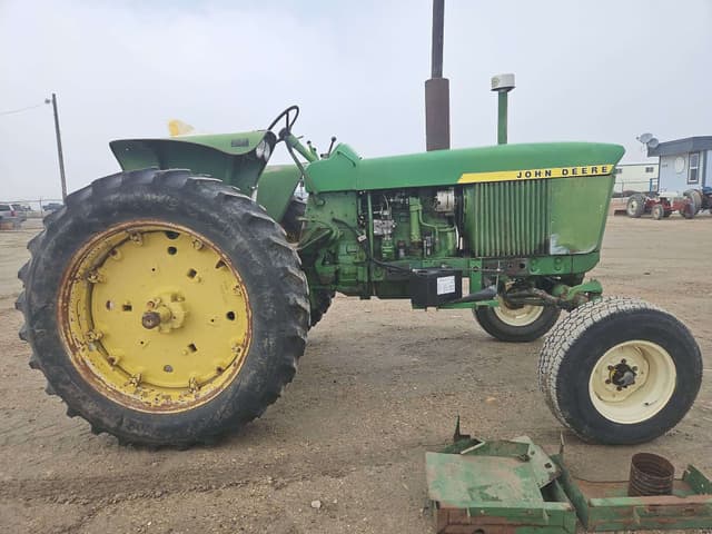 Image of John Deere 3020 equipment image 4