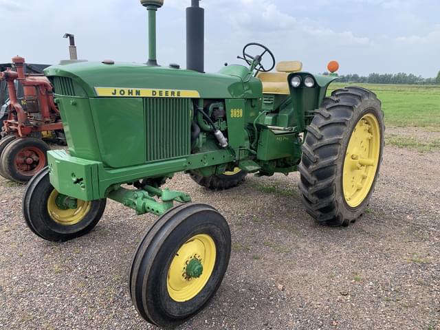 Image of John Deere 3020 equipment image 2