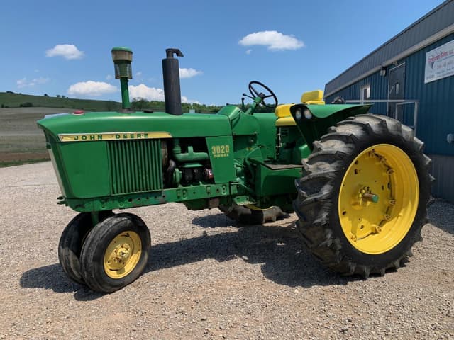 Image of John Deere 3020 equipment image 4