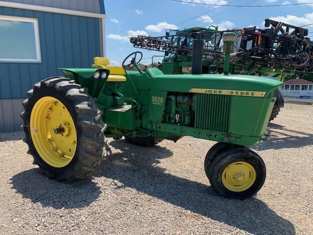 Image of John Deere 3020 equipment image 1